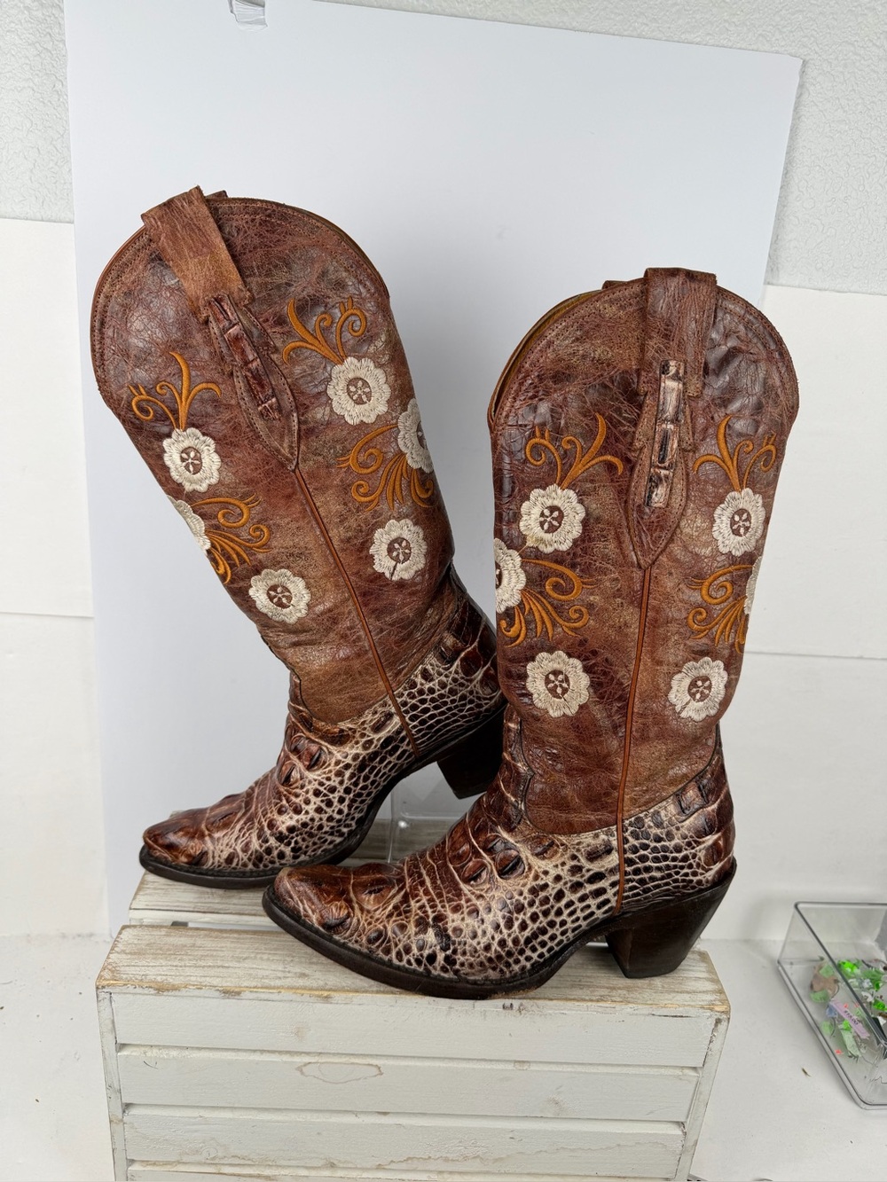 Veari leather western cowgirl boots women’s size 25 (8-8.5)